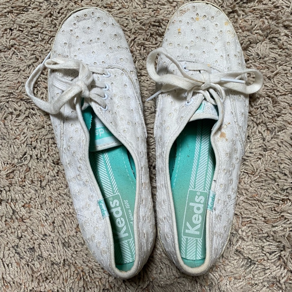 White KEDS tennis shoes with Eyelet Lace
